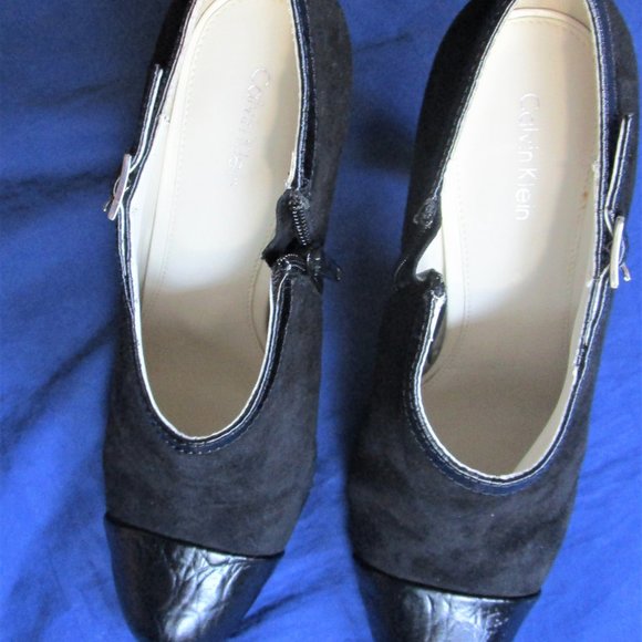 CALVIN KLEIN HIGH HEEL SUEDE BOOTIES w/LEATHER TRIM - Picture 4 of 11